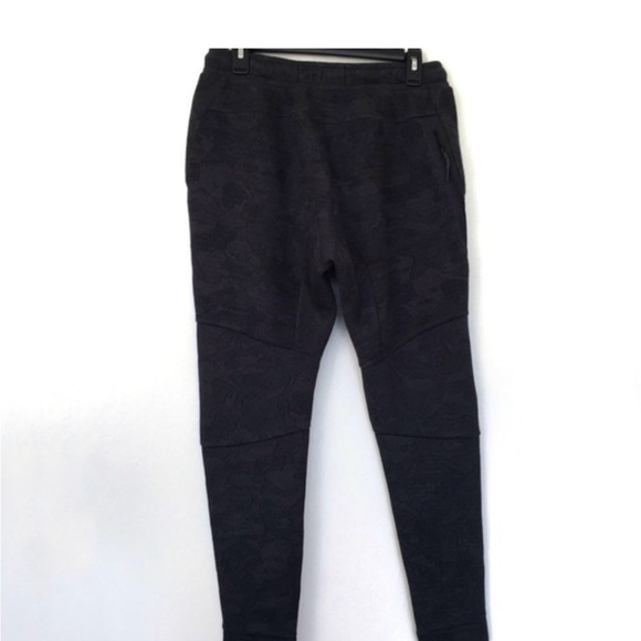 Gray Nike Fleece Tech Dark Camo Joggers Small - Picture 7 of 8